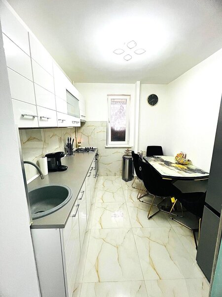 Gara de Nord apartament cu 2 camere de vanzare - Dinicu Golescu