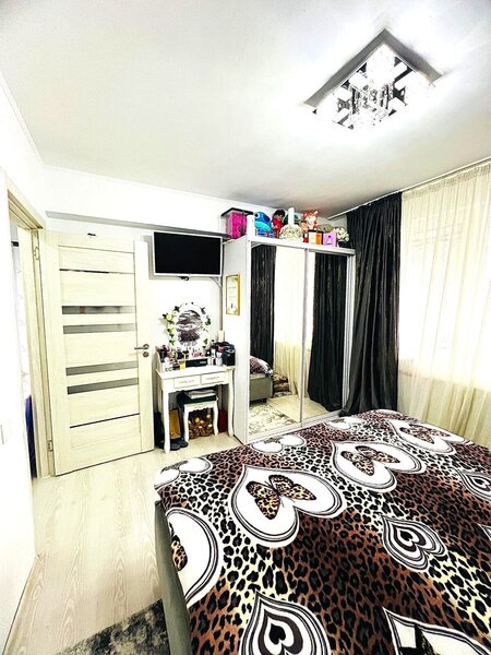 Gara de Nord apartament cu 2 camere de vanzare - Dinicu Golescu